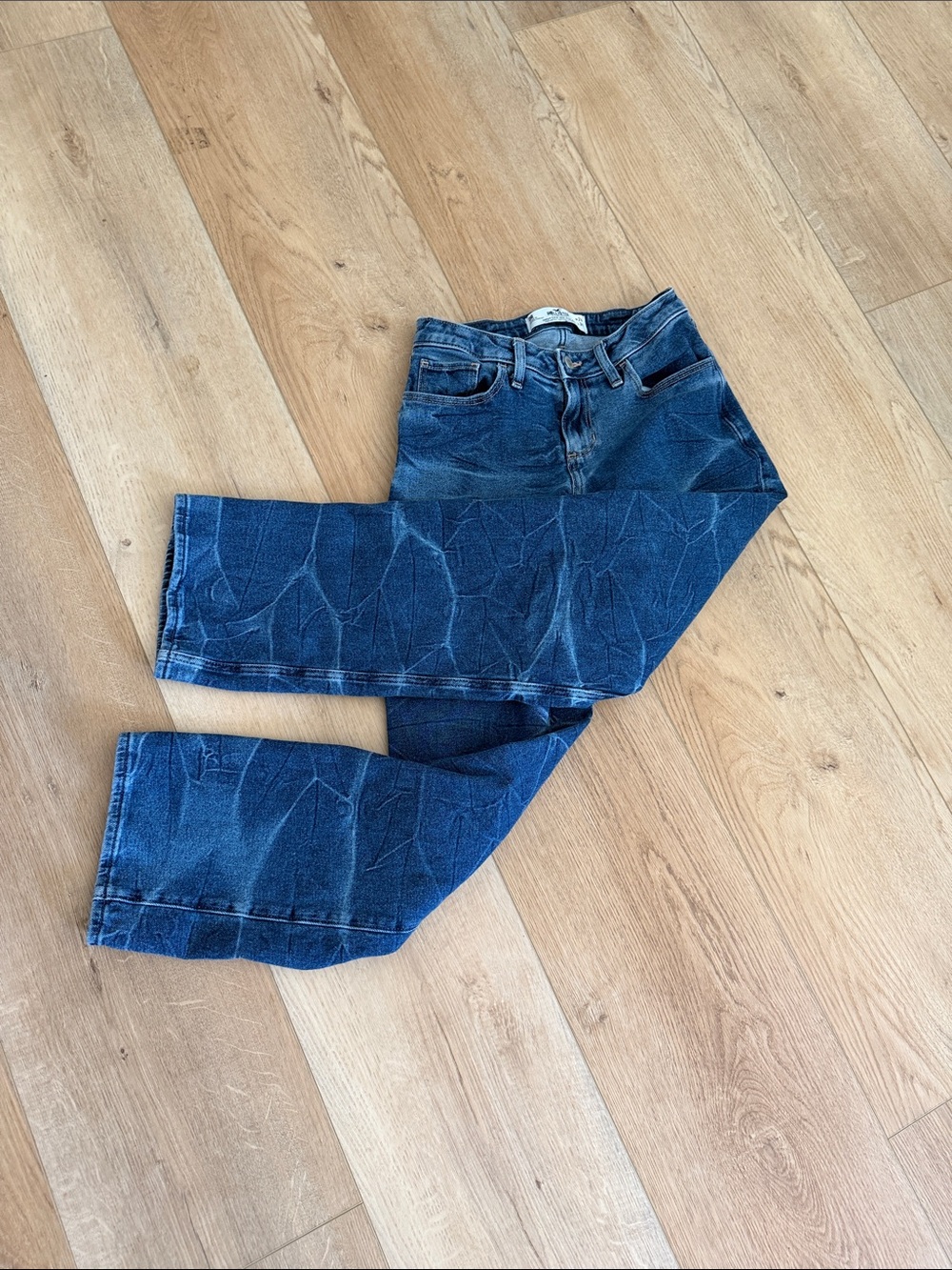 Women’s Hollister Dark‎ Wash low rise dad jeans— Classic Casual Style 24x31